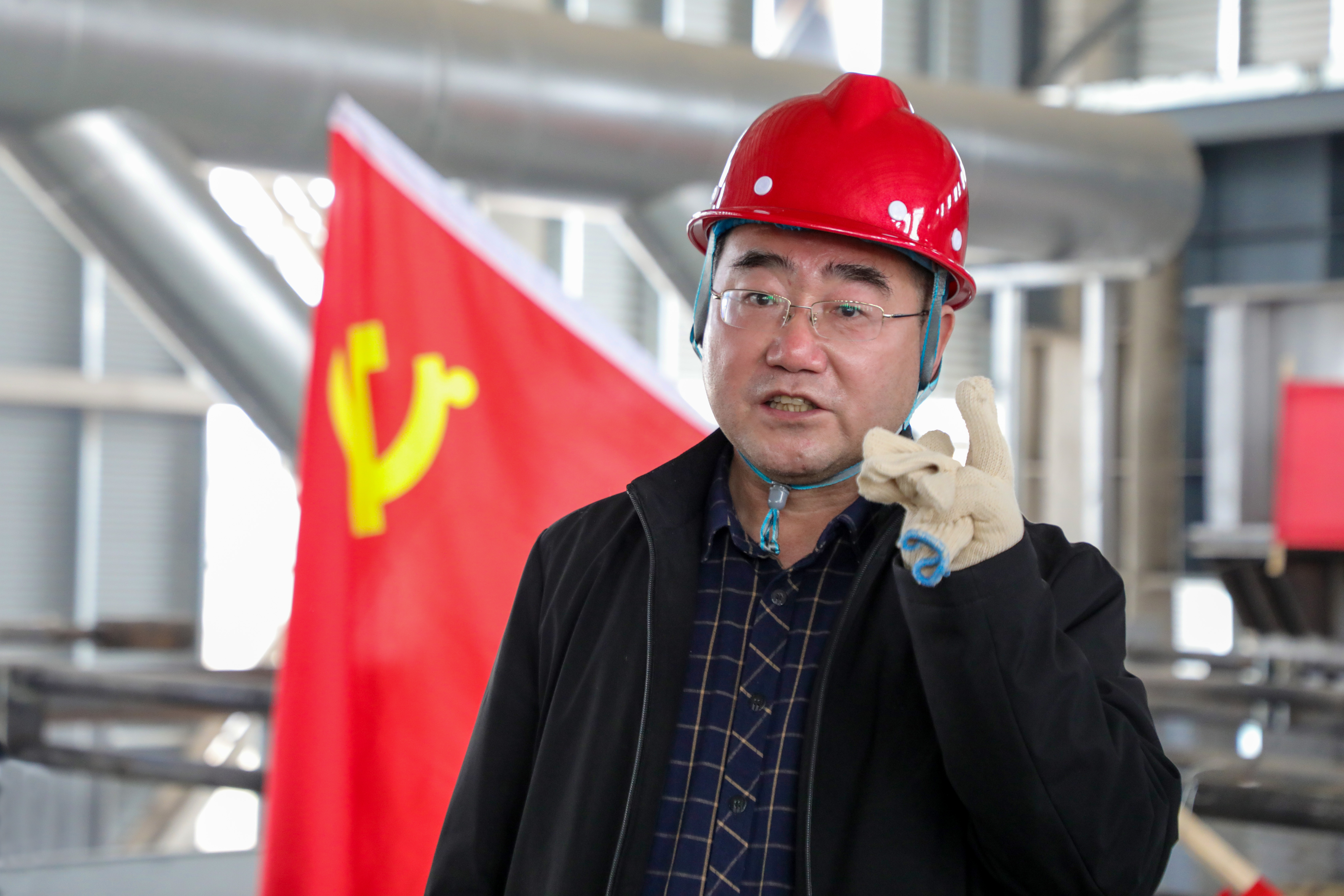 重要進展！許昌安彩熔窯大碹順利合攏